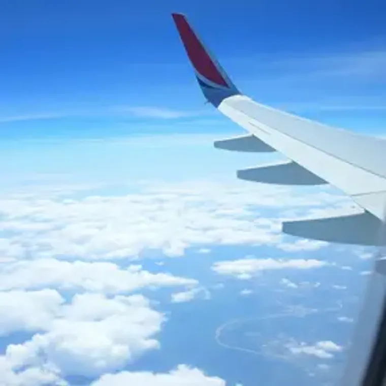 Passagem aérea de última hora vale a pena? Veja quando compensa