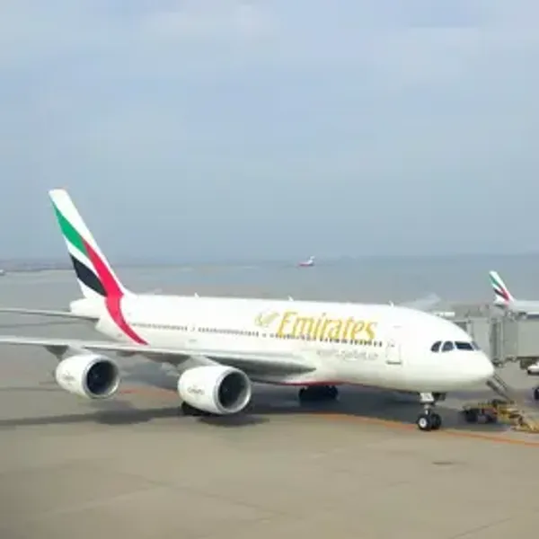 Voo com conexão pela Emirates vale a pena? Veja quando compensa