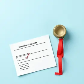Quando pedir indenização por assistência material: guia prático com direitos e procedimentos