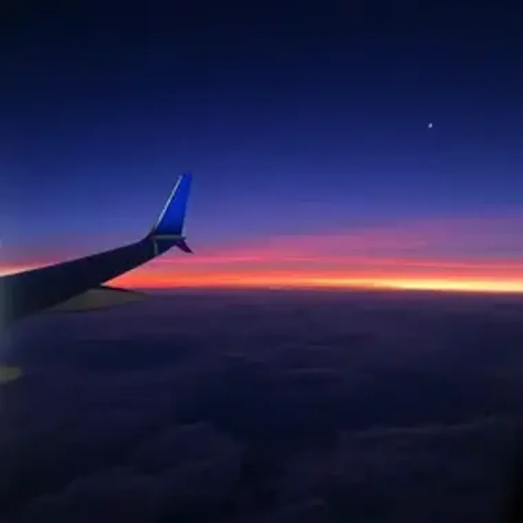 Onde encontrar passagem aérea de madrugada: guia prático para economizar na viagem