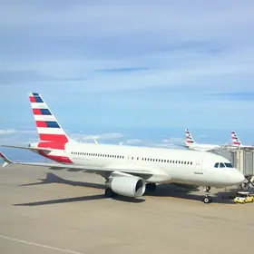 Voo com conexão pela American Airlines vale a pena? Veja quando compensa